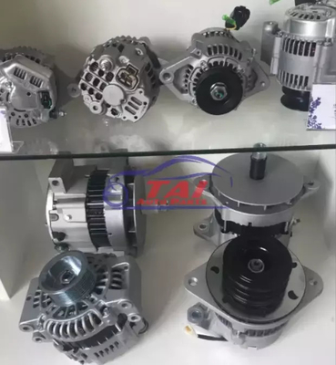 4HF1 Isuzu Engine Spare Parts Alternator 8973666120